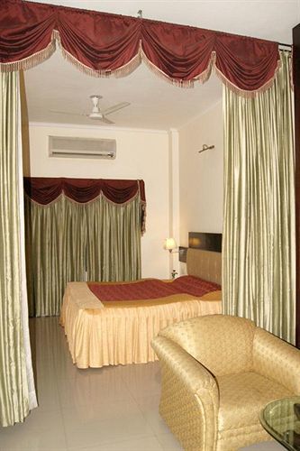Hotel New Temples Town Varanasi Exteriör bild